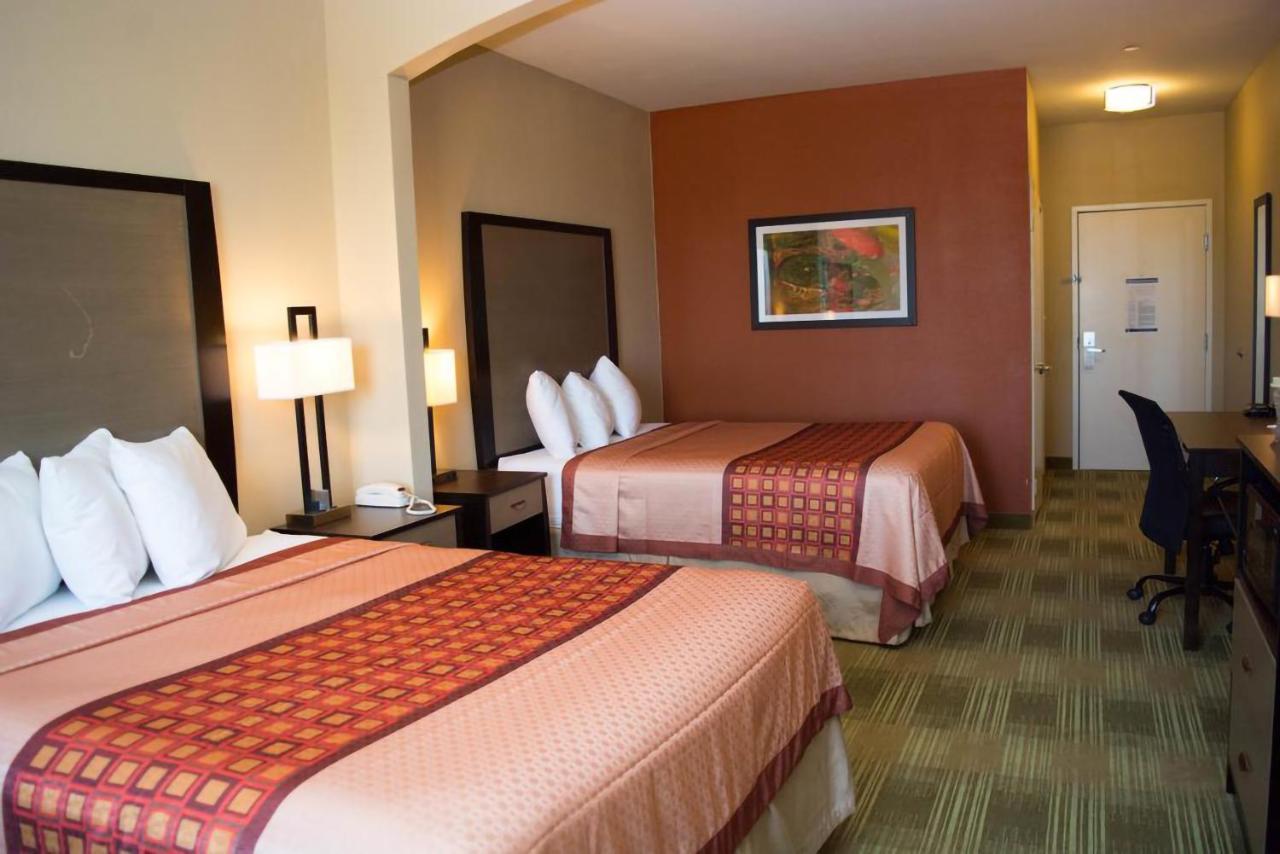 Coratel Inn & Suites By Jasper Cotulla Exterior photo